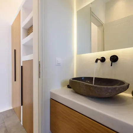 Akoya Pearl - Sea Front Villa Ambelas