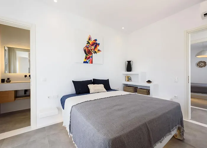 Akoya Pearl - Sea Front Willa