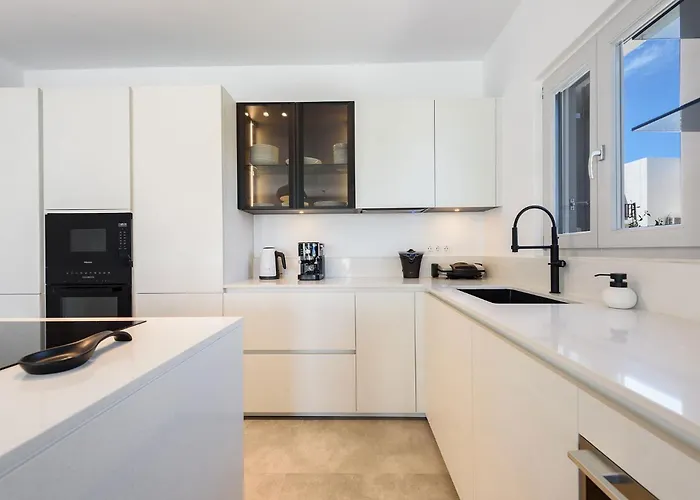 Akoya Pearl - Sea Front Willa *