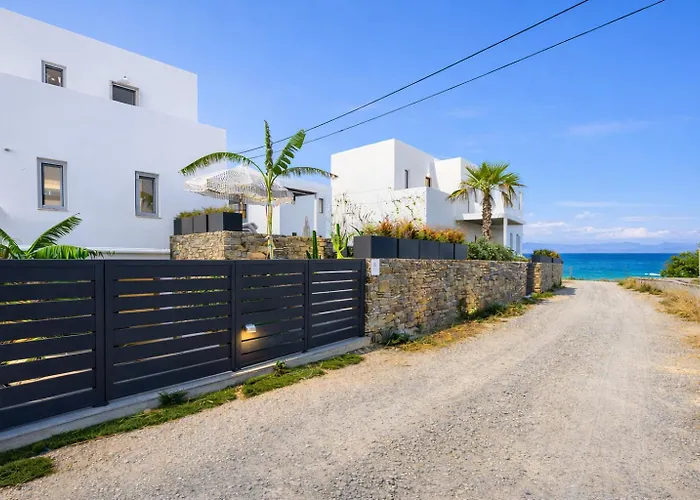 Akoya Pearl - Sea Front Willa *