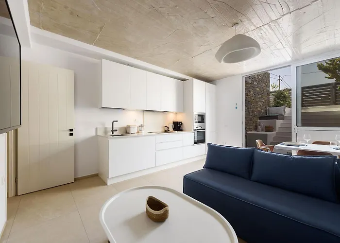 Akoya Pearl - Sea Front *