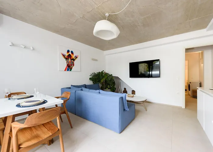 Akoya Pearl - Sea Front *