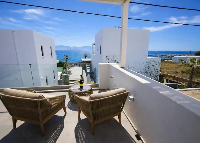 Akoya Pearl - Sea Front Willa