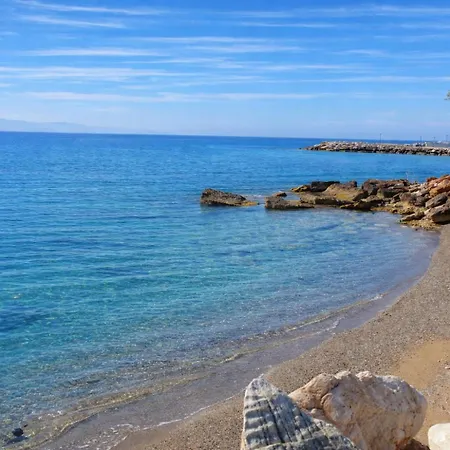 Akoya Pearl - Sea Front Villa *